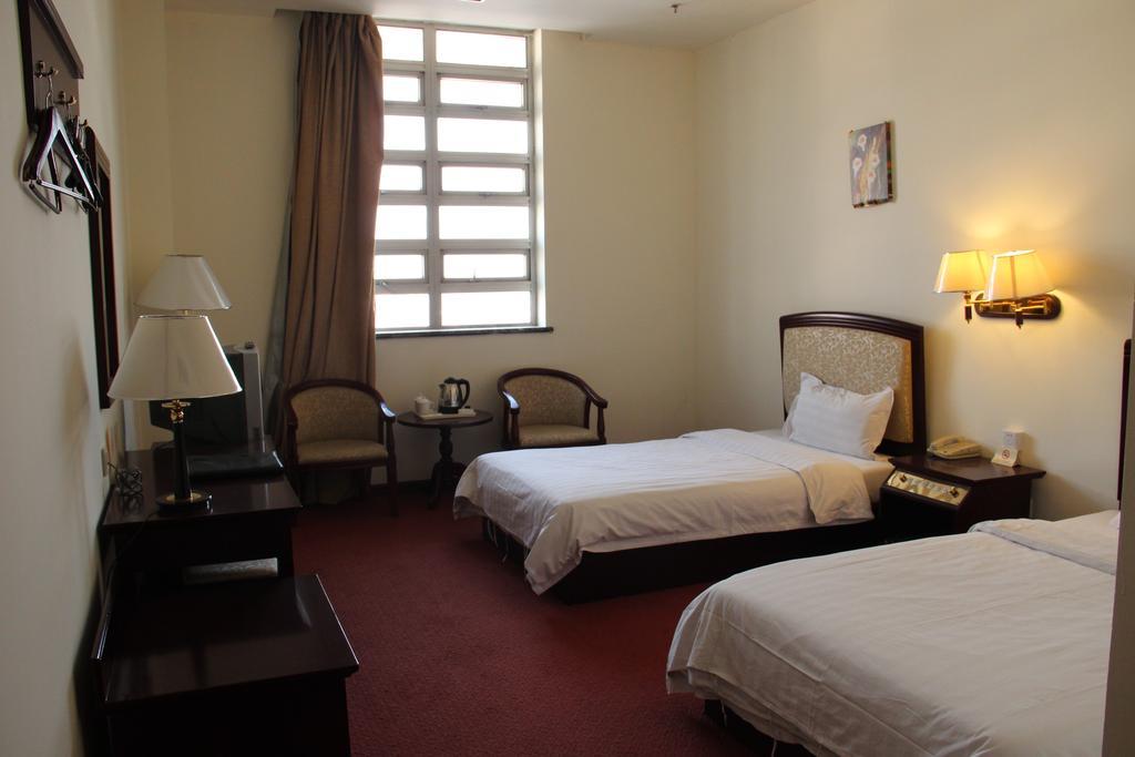 Super 8 Beijing Yizhuang Tianbao Hotel Стая снимка