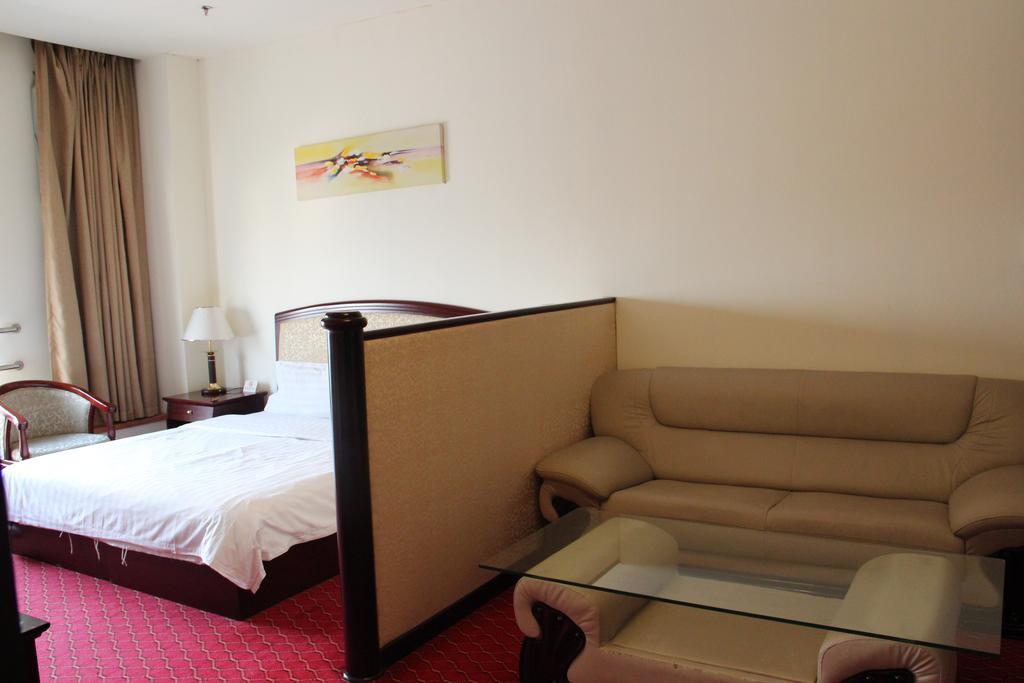 Super 8 Beijing Yizhuang Tianbao Hotel Стая снимка